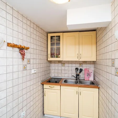 Plaza Apartment