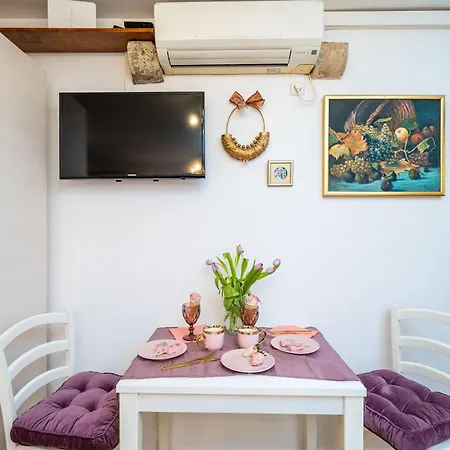 Apartment Plaza *