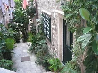 Apartment Plaza